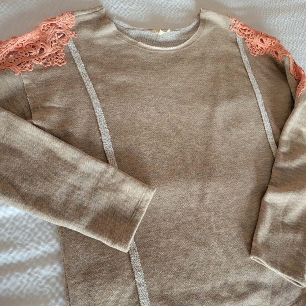Mystree Sweatshirt Womens Large Tan Coral Lace Shoulder Exposed‎ Seam Top  Comfy